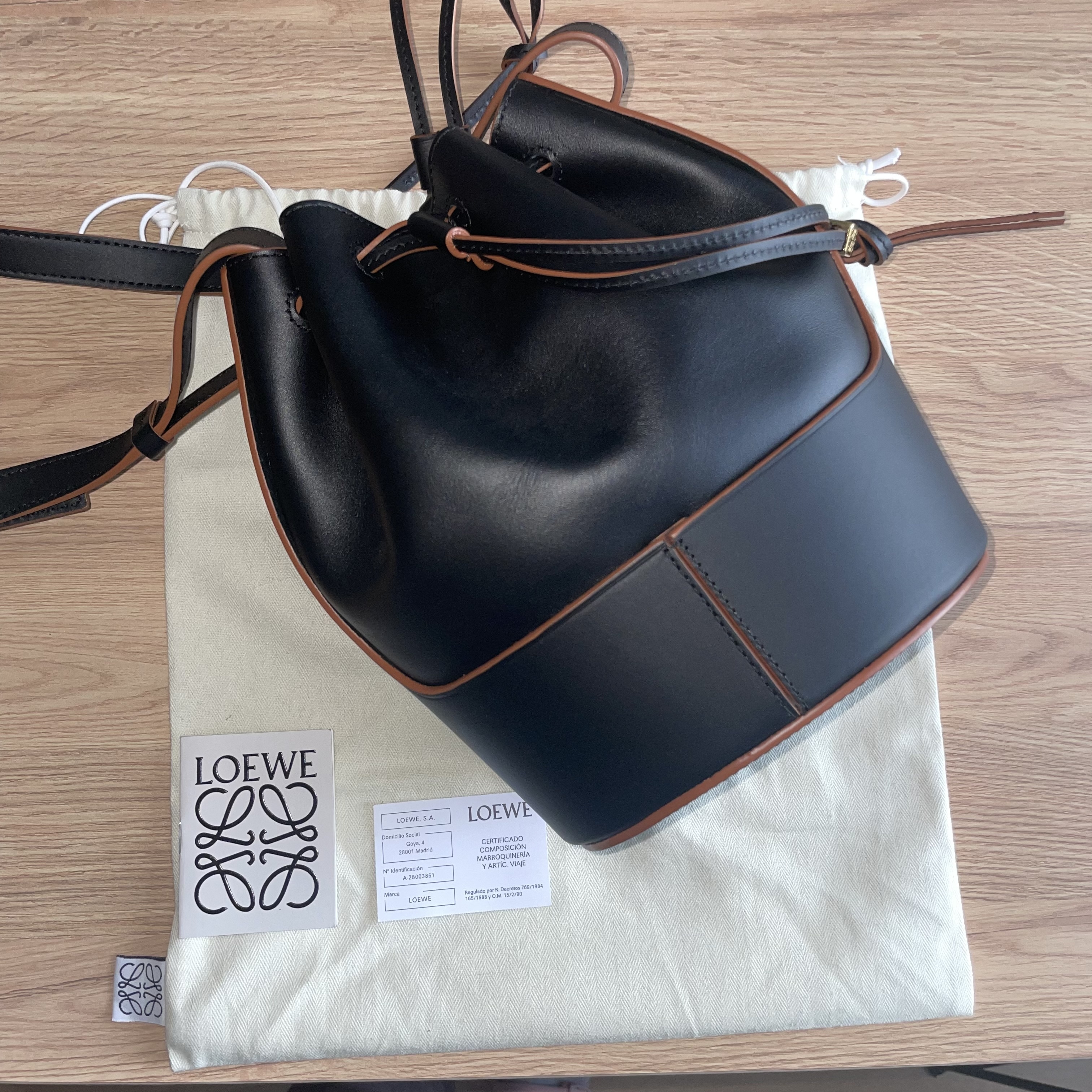 Loewe バルーンスモールバッグ small Balloon ブラック (LOEWE