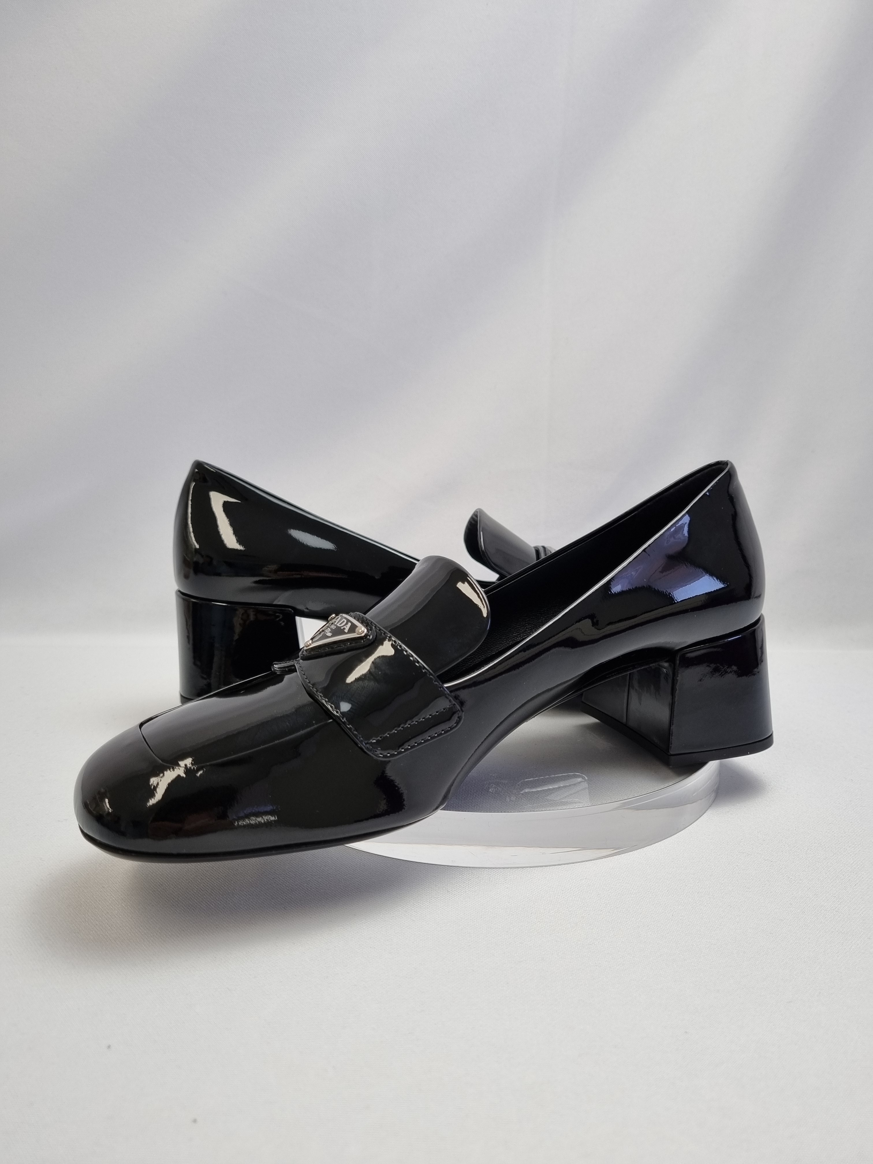 ☆関税込☆PRADA☆プラダ ロゴ チャンキーヒール ローファー☆ (PRADA