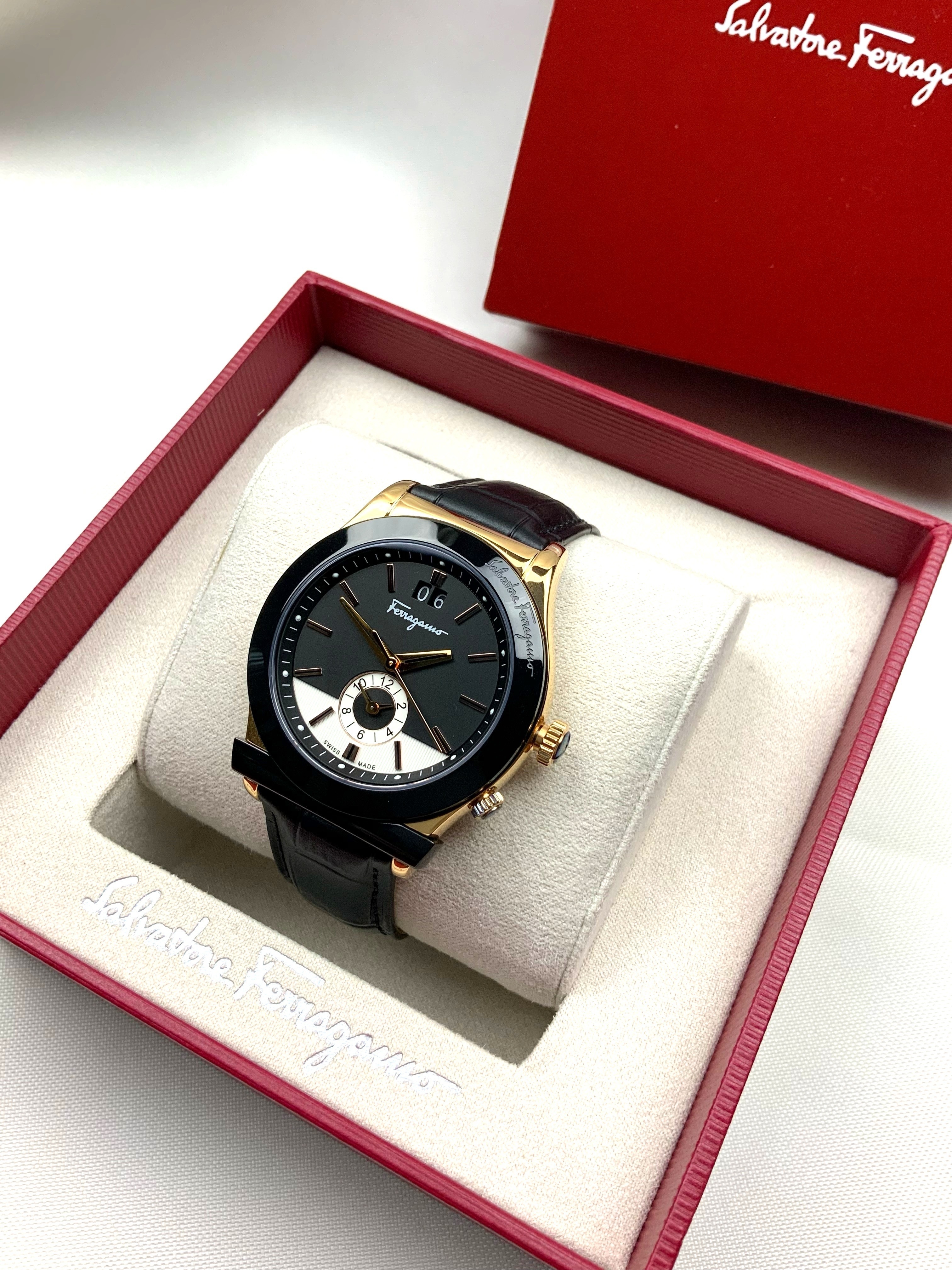 特別価格！Salvatore Ferragamo Black 40 mm 1898 Watch (FERRAGAMO
