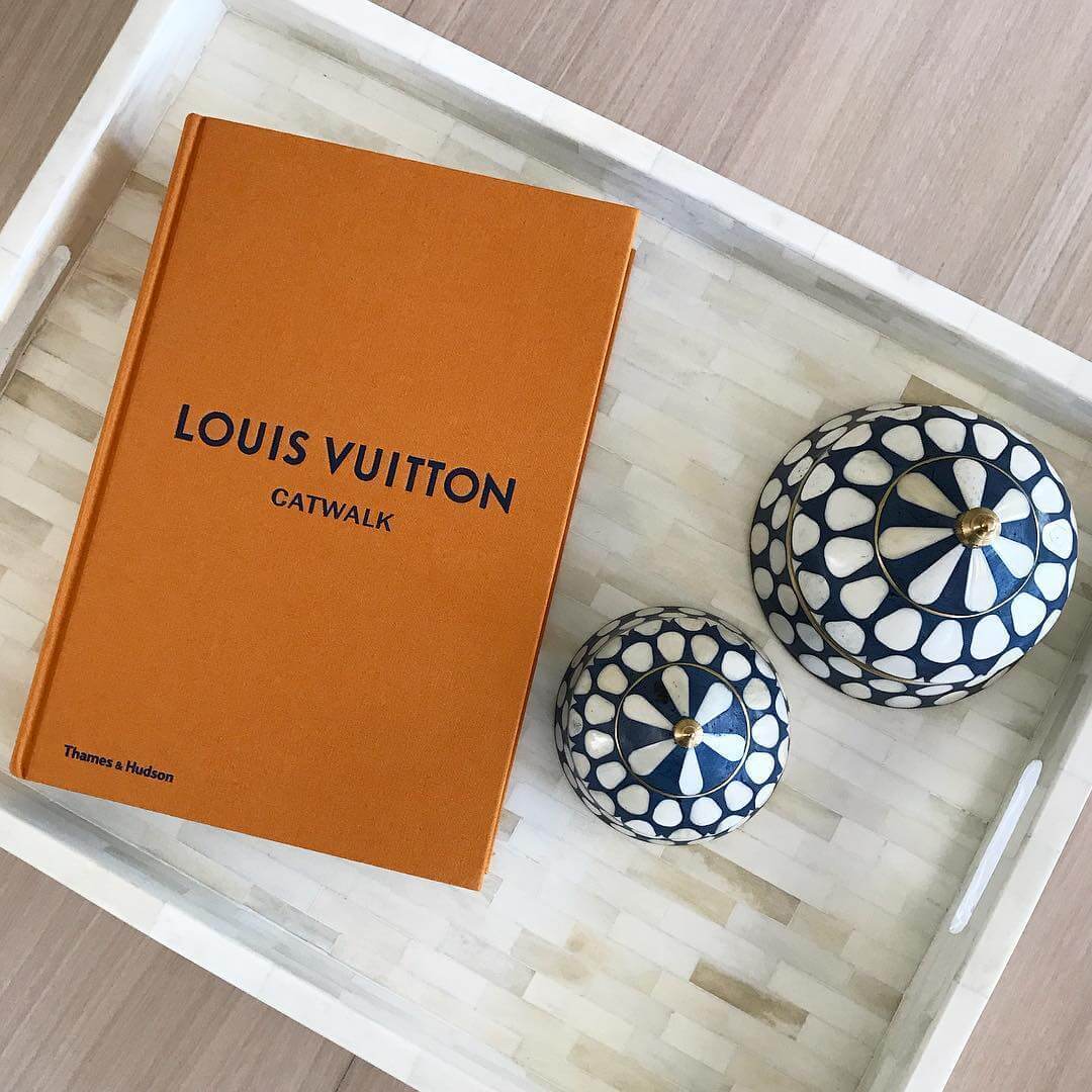 特価【海外人気インテリア本】Louis Vuittonハードカバーブック (Louis