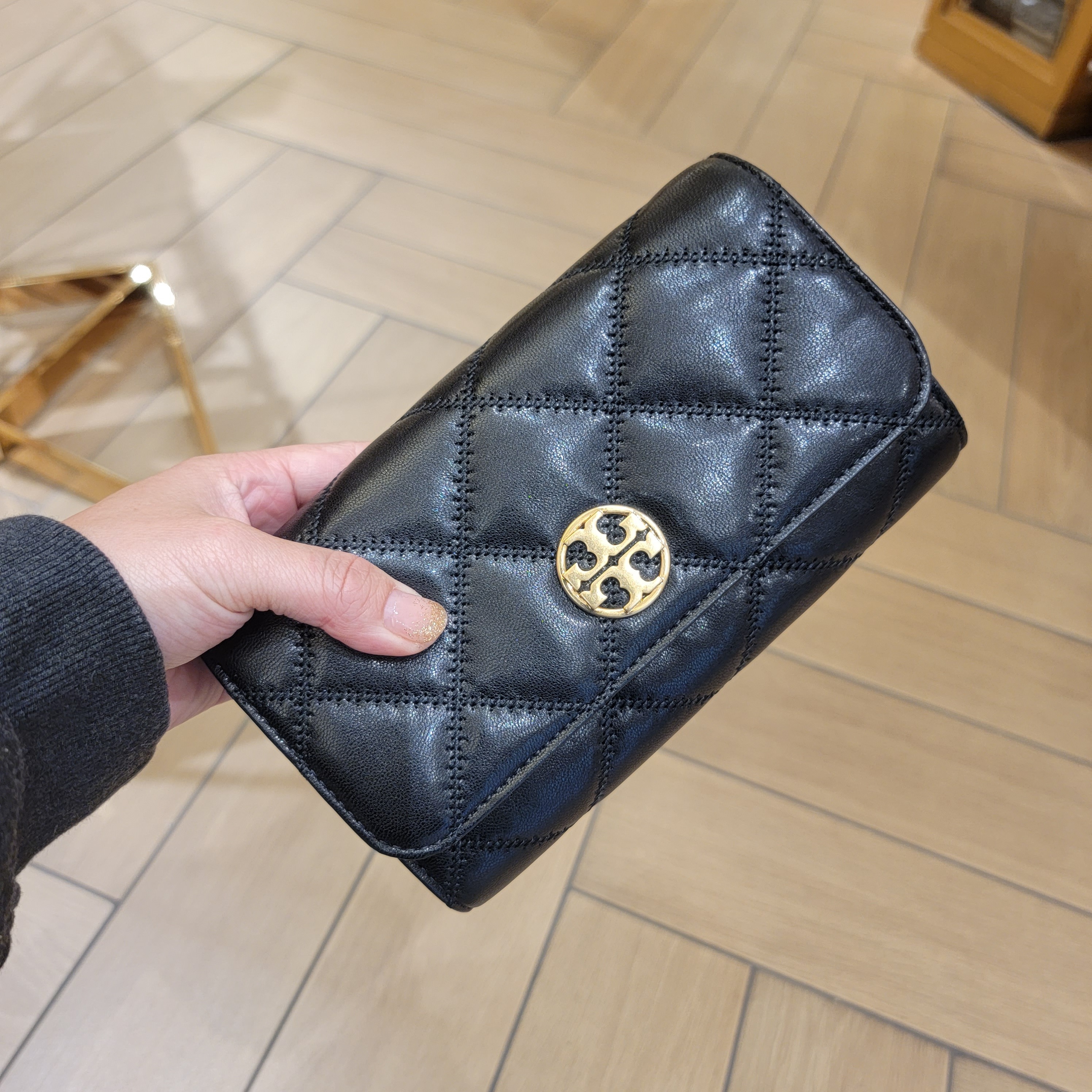 Tory Burch 】WILLA チェーン ウォレット お財布バッグ 送込! (Tory