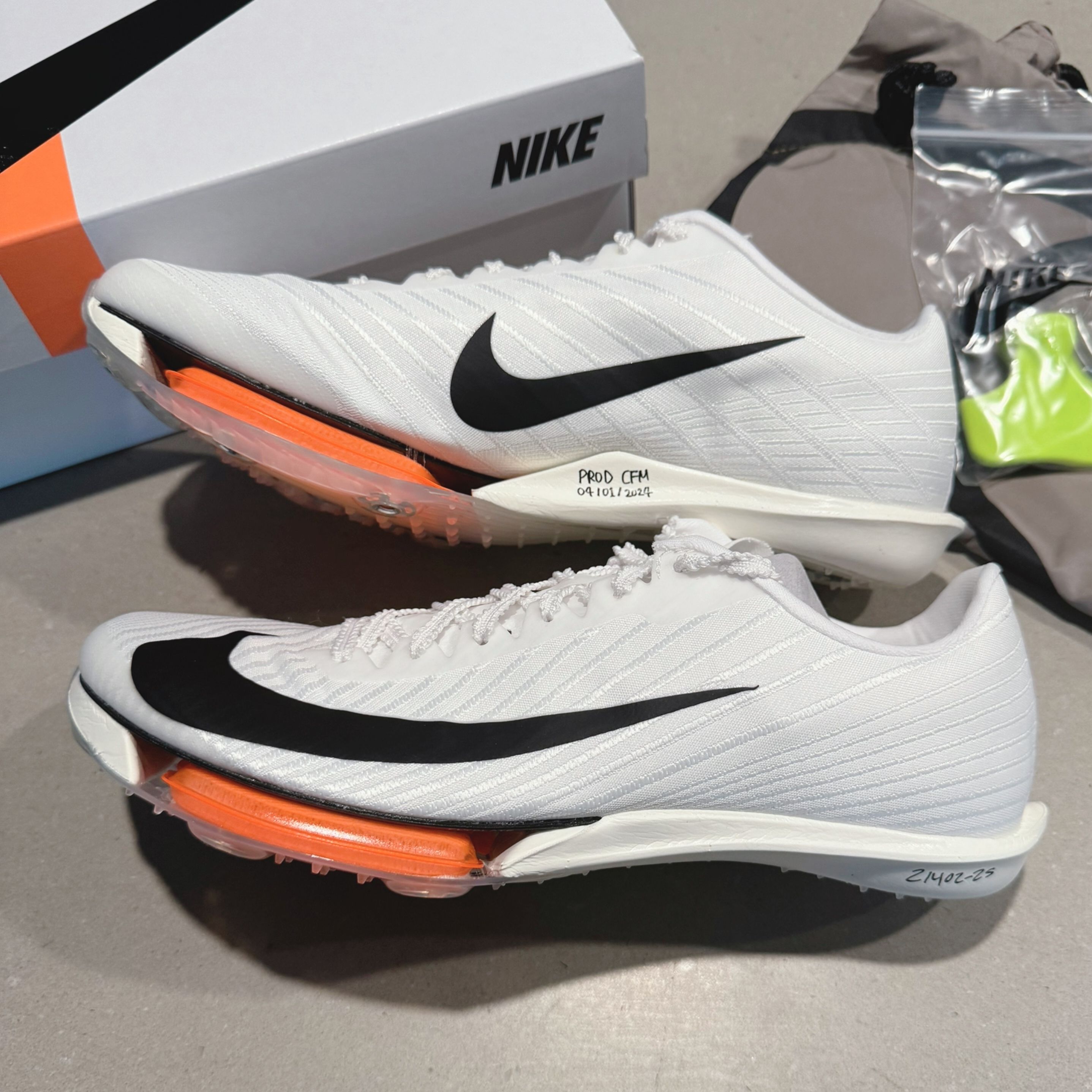 海外限定カラーも！】ナイキの陸上短距離スパイク マックスフライ2に新