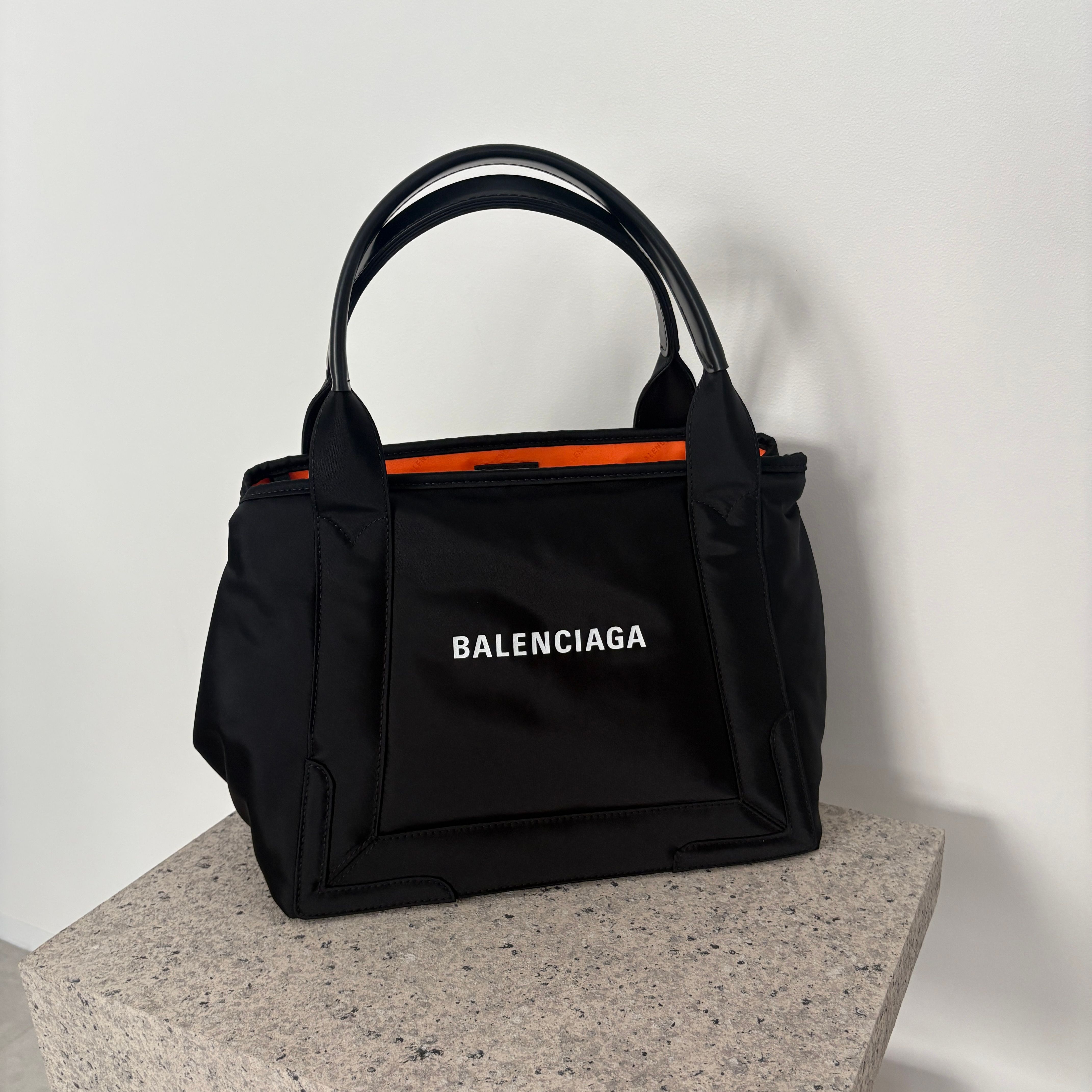 最大61%OFF／『BALENCIAGA(バレンシアガ)』のアウトレットバッグが狙い
