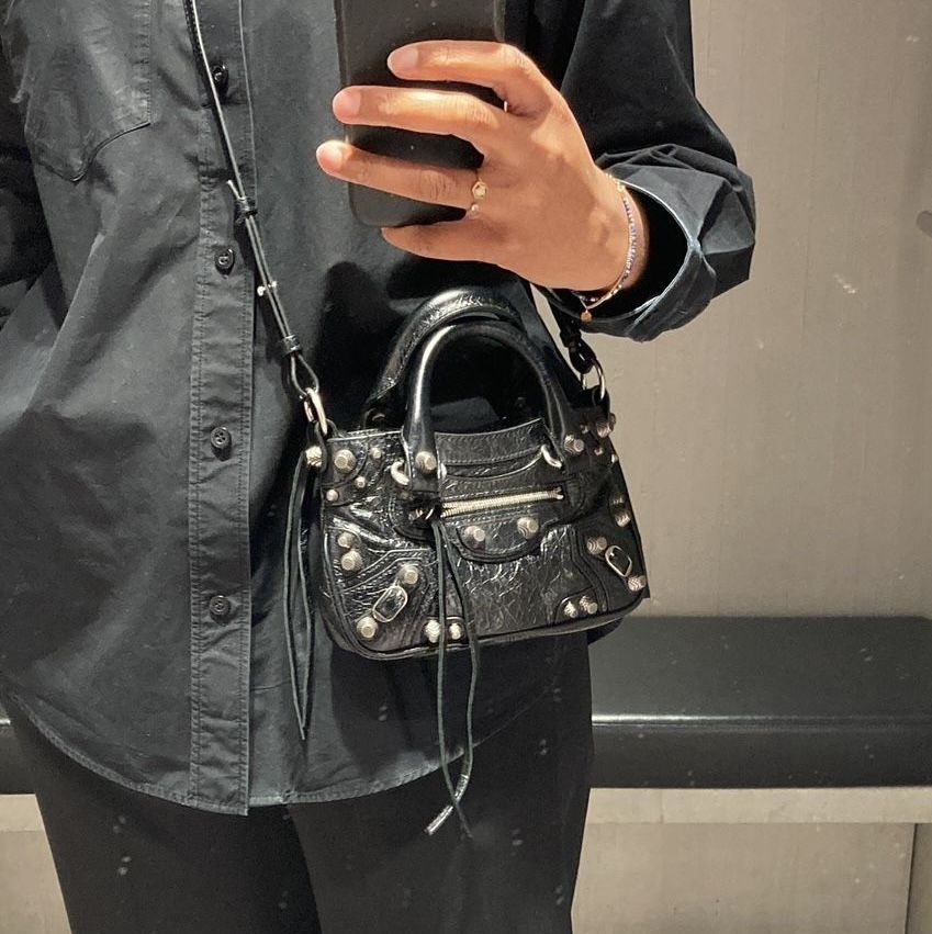 BALENCIAGA(バレンシアガ)の人気バッグ『LE CAGOLE(ル カゴール)』が10