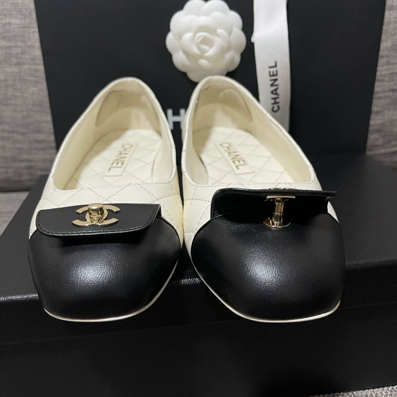 フェミニンな足元に♡】CHANEL バレリーナ ターンロック (CHANEL