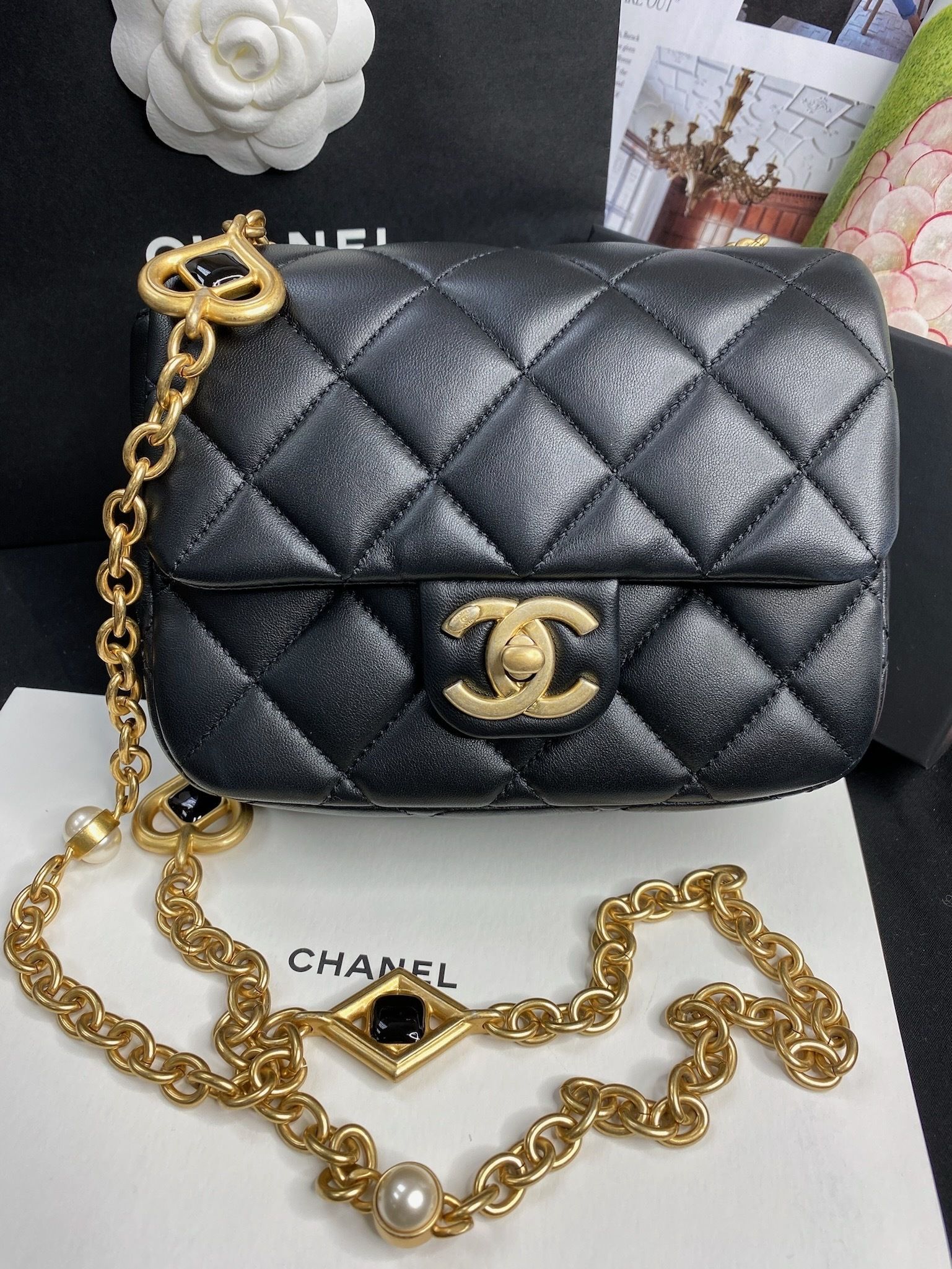 可愛い！希少】CHANEL フラップ バッグ ショルダーバッグ (CHANEL
