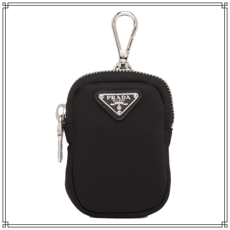 すぐ届く♪PRADA*Re-Nylonミニポーチ鍵ポーチ*ギフトにも人気♪ (PRADA