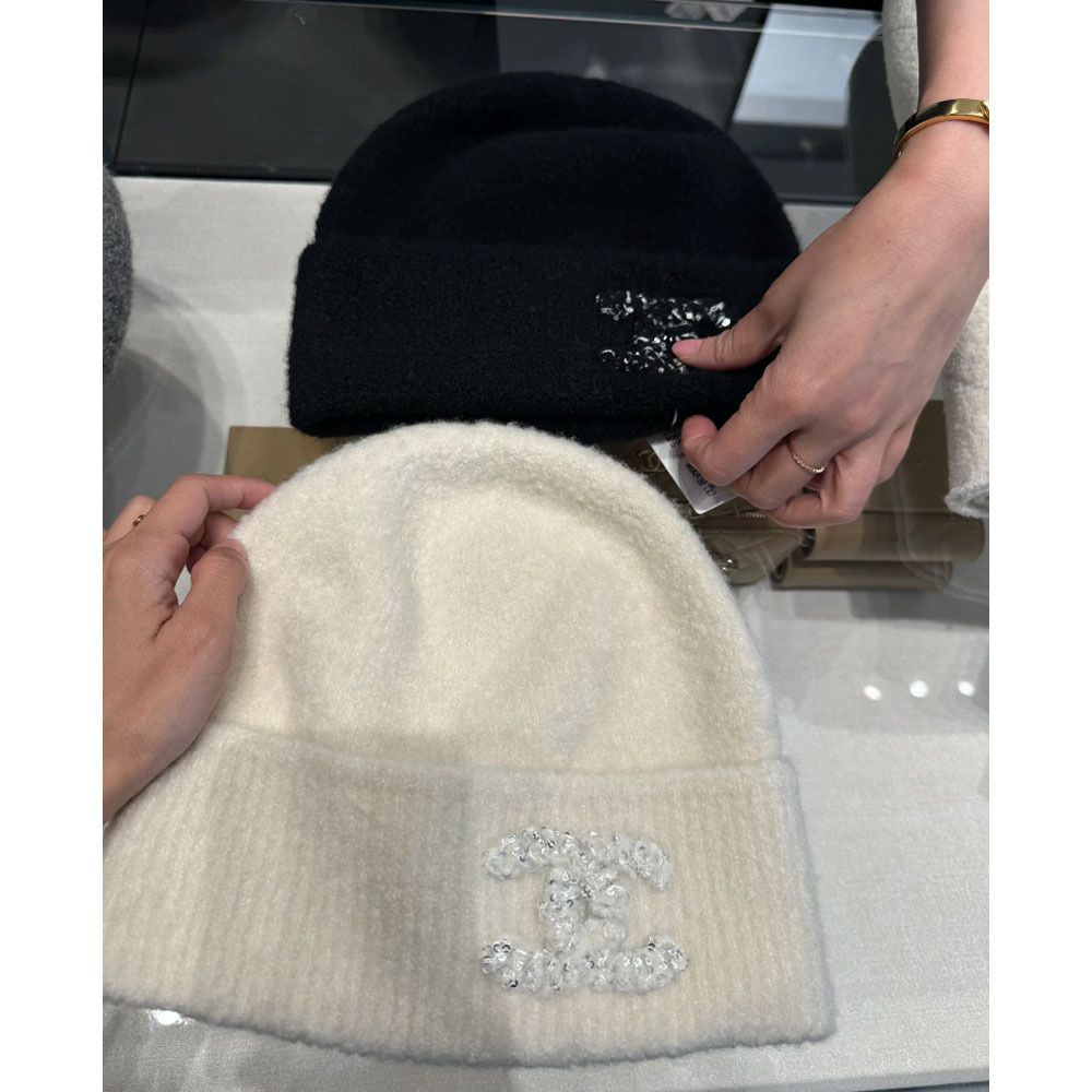 秋冬のコーデのポイントに☆】CHANEL ニット帽 25A (CHANEL/ニット