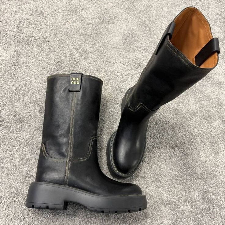 タイムレス&エッジィ】Miu Miu レザー ロング ブーツ モード感 (MiuMiu
