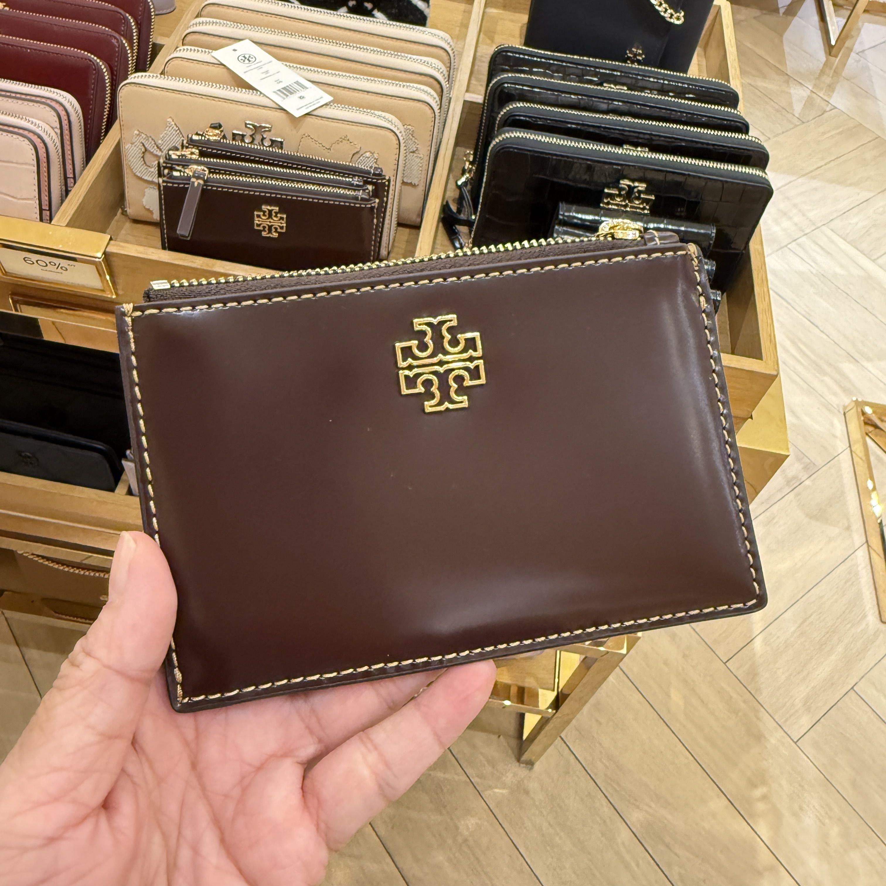 激安 TORY BURCH☆Britten Zip card case カード・名刺入れ (Tory