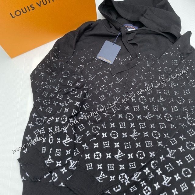 明日着 黒x白 モノグラムグラデーション フーディ ルイヴィトン (Louis