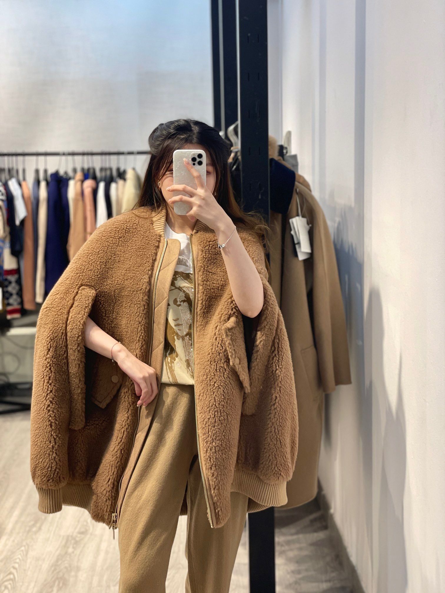 マックスマーラのテディベアケープ