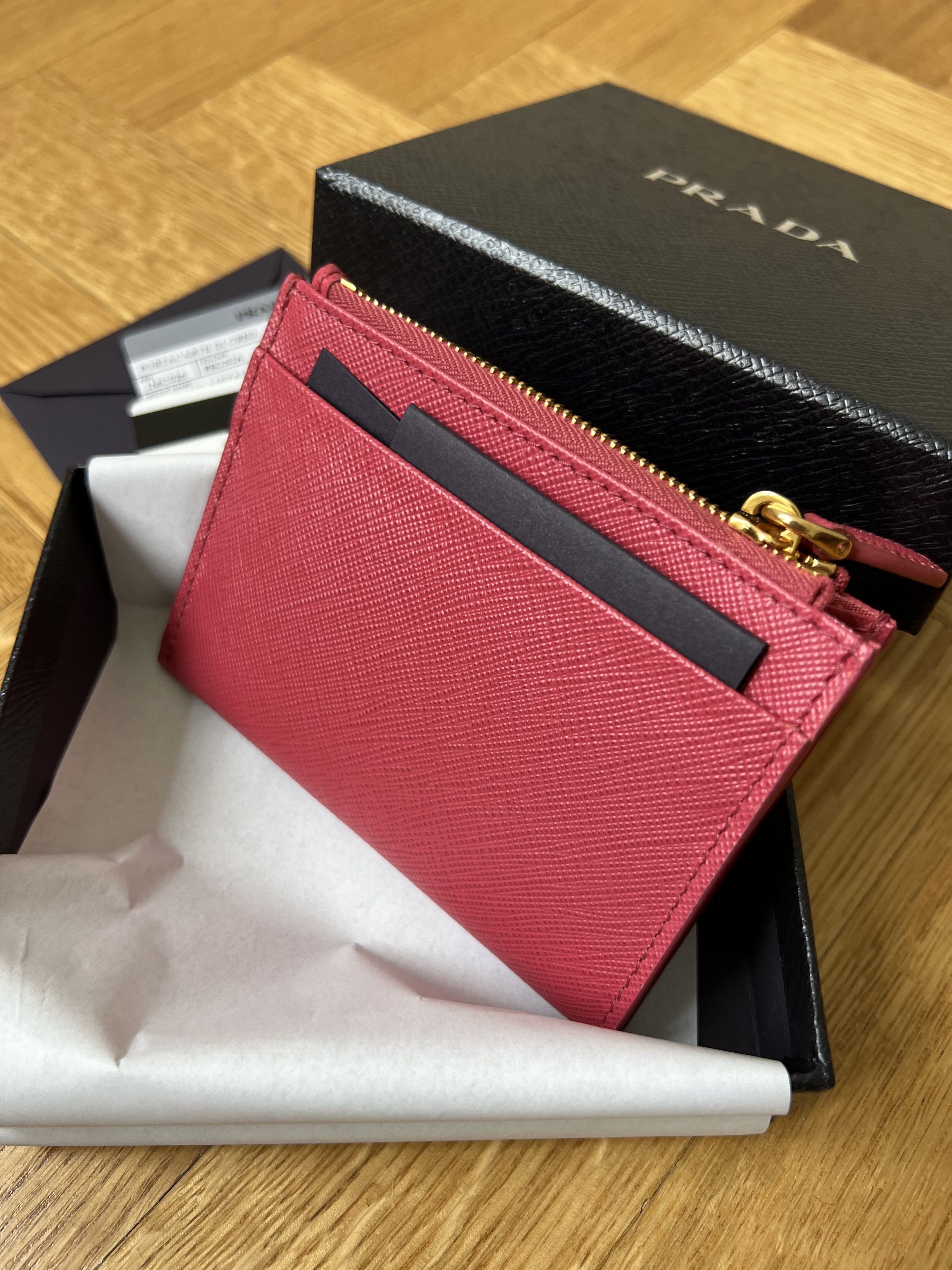 PRADA((1MC026))選べるお色可愛いフラグメントケース (PRADA/カード