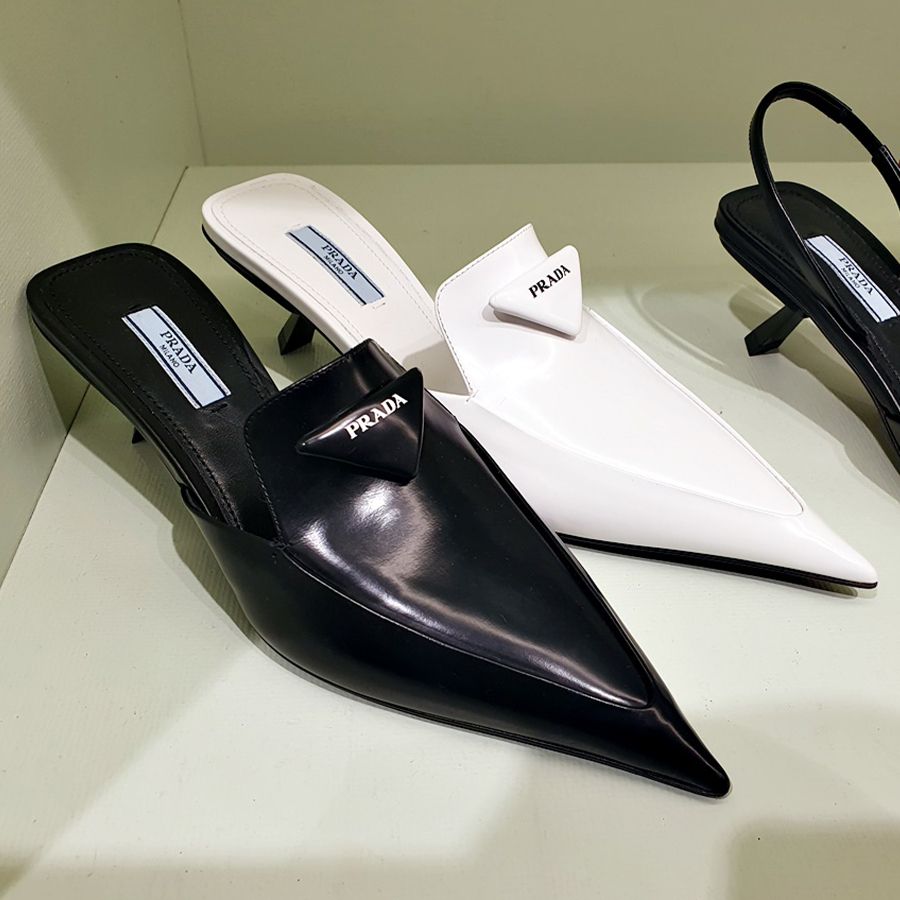 セール】プラダ☆ブラッシュドレザー ミュール☆1D897M 055 (PRADA