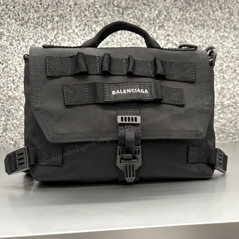 すぐ届く！BALENCIAGA ARMY メッセンジャー バッグ (BALENCIAGA