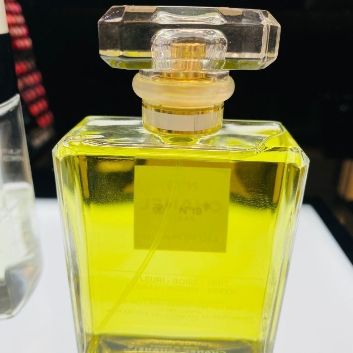 未使用 シャネル No19 オードゥ パルファム 100ml シャネル / シャネル