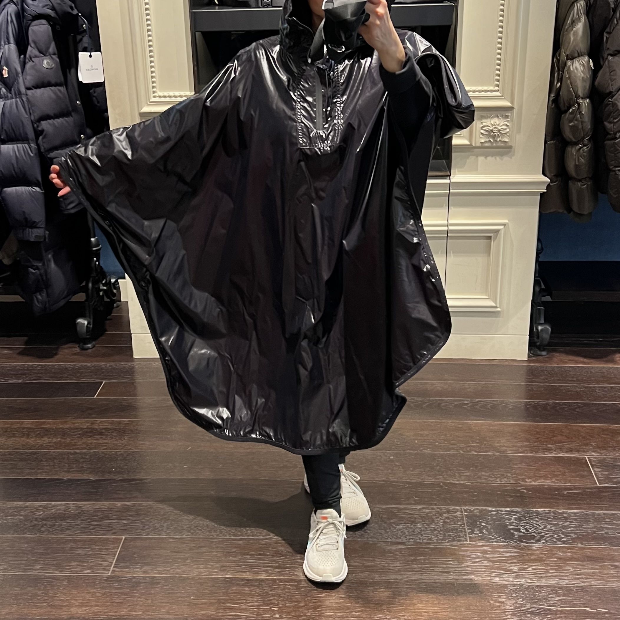 モンクレール直営アウトレット持ち運びに便利なMANTELLA (MONCLER