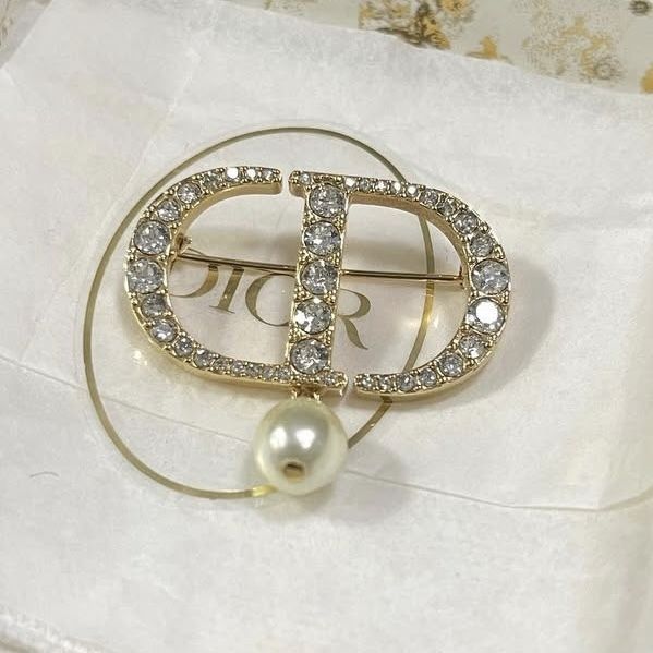 国内すぐ【Dior】ディオールブローチ パール付き (Dior/ブローチ