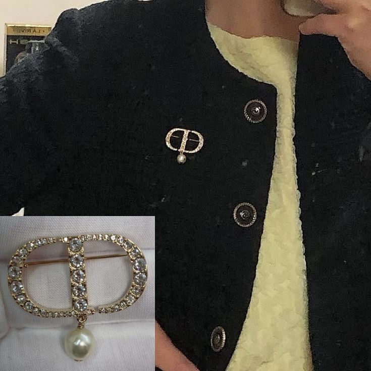 国内すぐ【Dior】ディオールブローチ パール付き (Dior/ブローチ