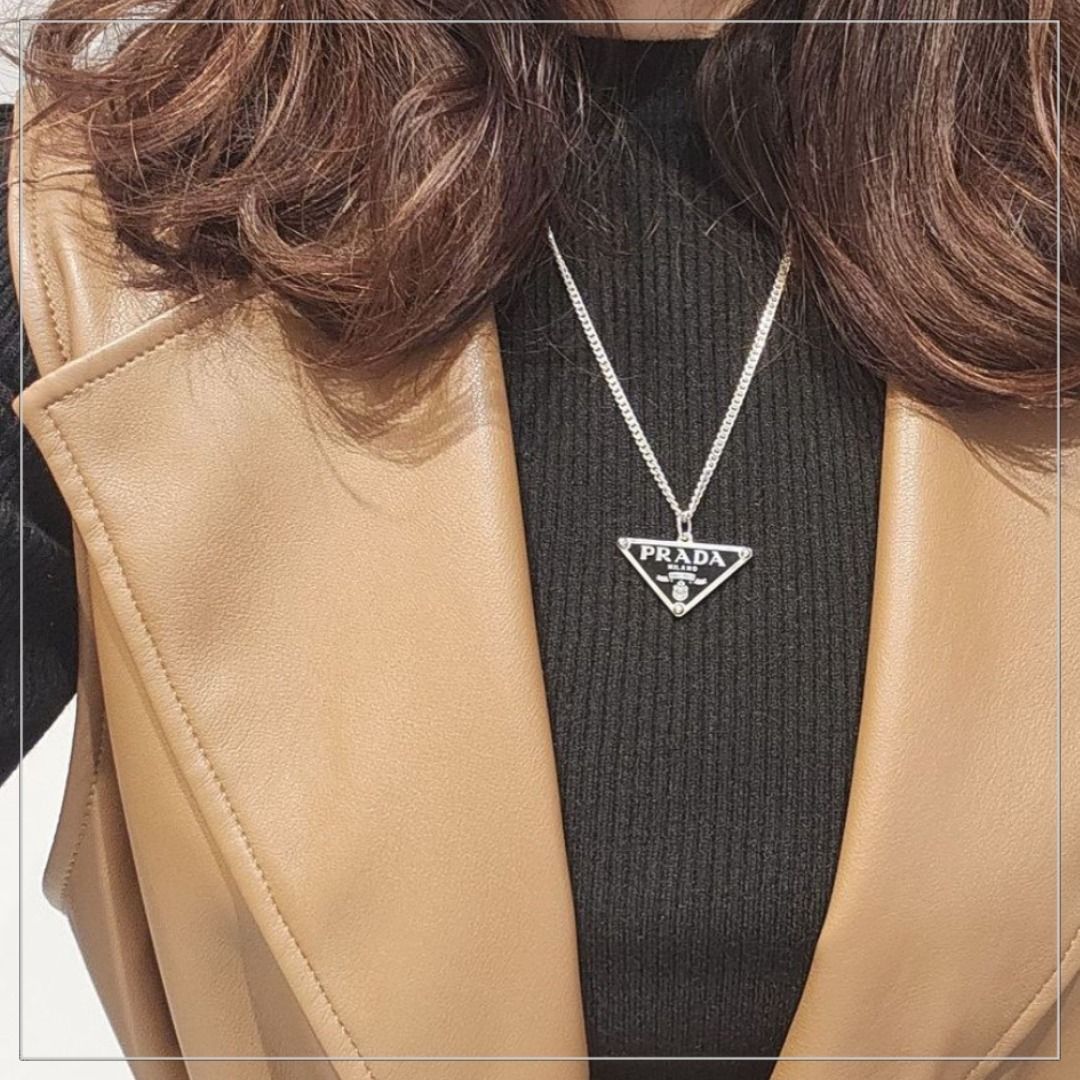 大人気ギフト】PRADA◇シルバー925 シンボル ネックレス ロゴ (PRADA