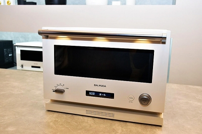 あのバルミューダが「オーブンレンジ」、何が違う？：日経クロストレンド