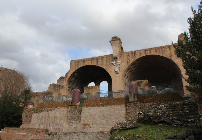 マクセンティウスのバシリカ クチコミ・アクセス・営業時間｜ローマ