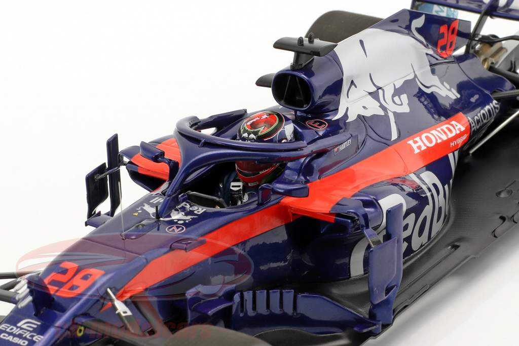 Minichamps 1:18 Brendon Hartley Scuderia Toro Rosso STR13 #28
