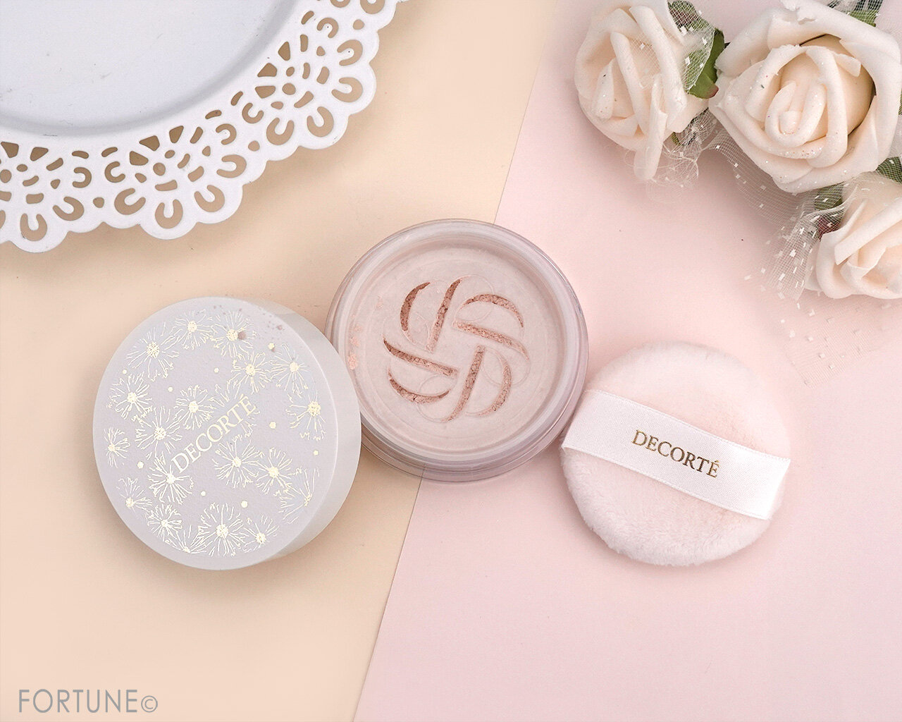 コスメデコルテ2024クリスマスコフレ｜人気パウダー入り『ホワイト
