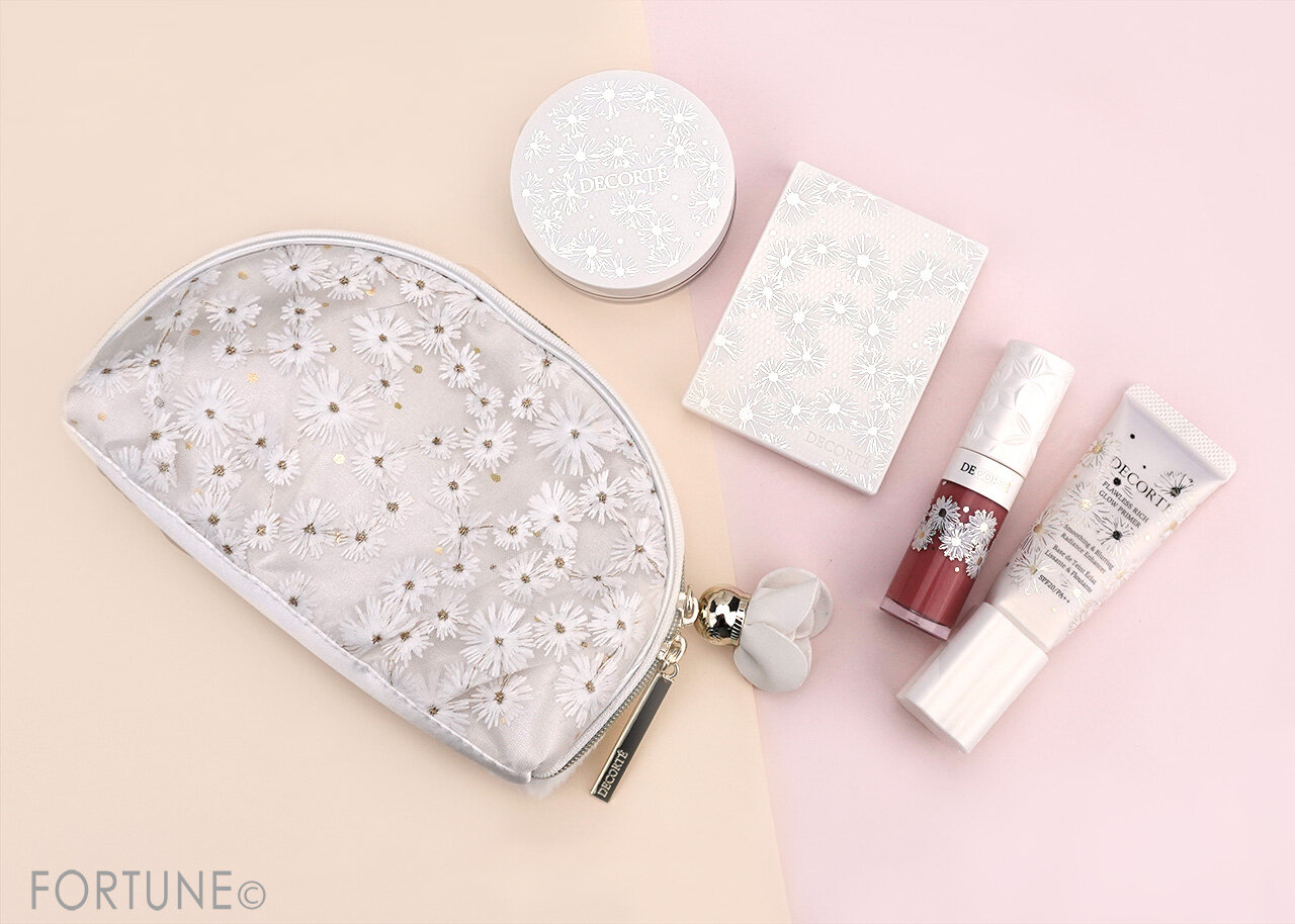 コスメデコルテ2024クリスマスコフレ｜人気パウダー入り『ホワイト