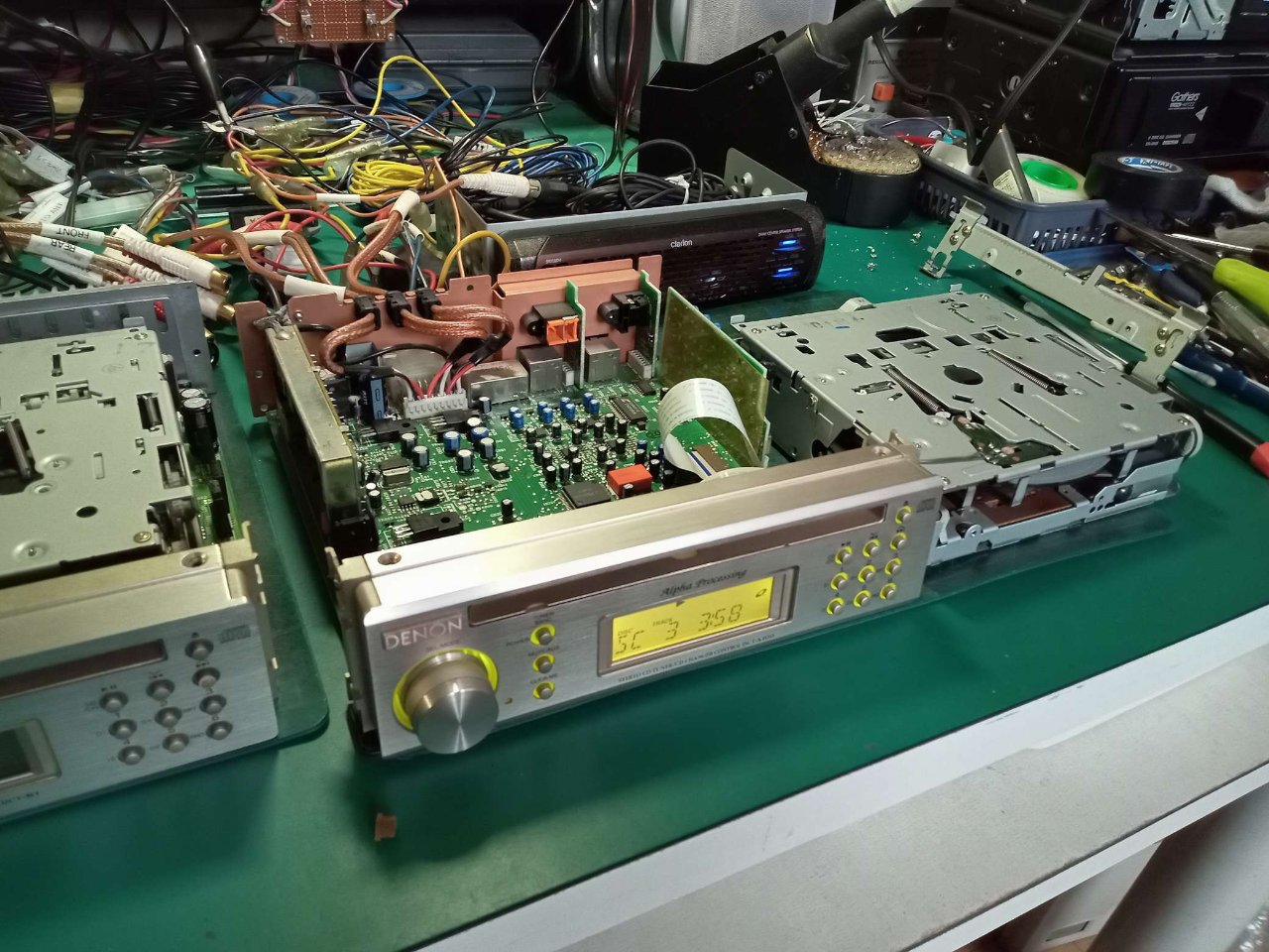 DCT-A100、故障、分解、修理。CD再生できない。青森県八戸市。市販