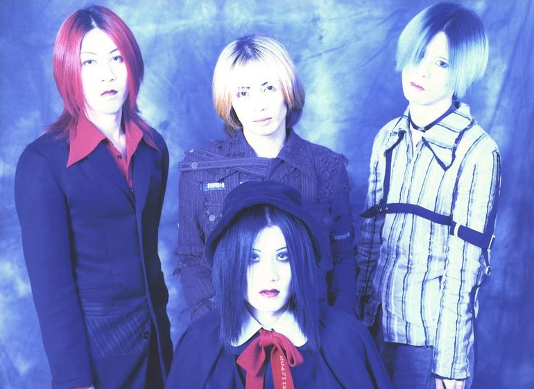 Plastic Tree / Strange fruits -奇妙な果実- | GALLERY OF VISUAL SHOCK