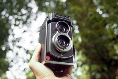 レンズ: Nikon SERIES E 35mm f2.5 · Lomography