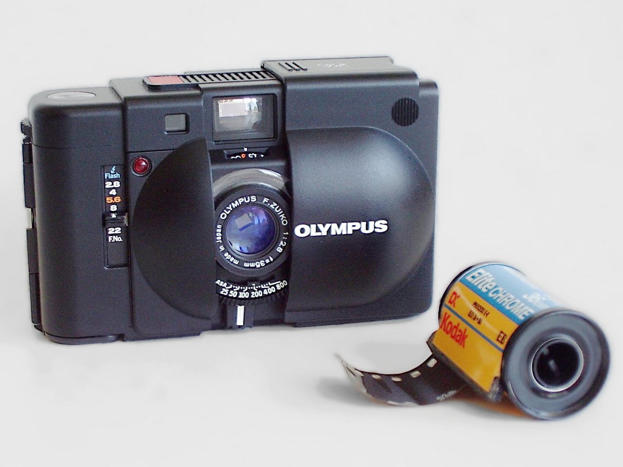 Lomopedia：Olympus XA（オリンパスXA） · Lomography