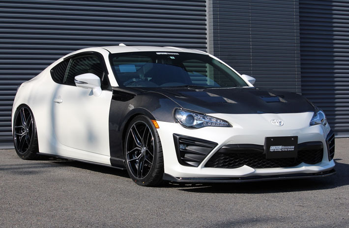 走り系も強い！86/BRZに向けた車高調やボディパーツもラインアップ