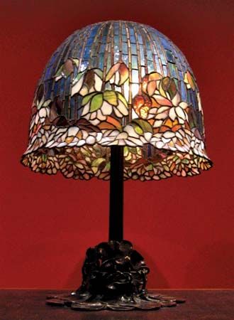 Tiffany, Louis Comfort: Pond Lily table lamp - Students