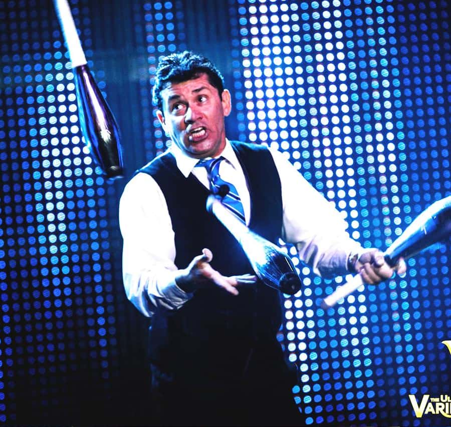 ラスベガス：V ザ・アルティメット・バラエティ・ショー | GetYourGuide