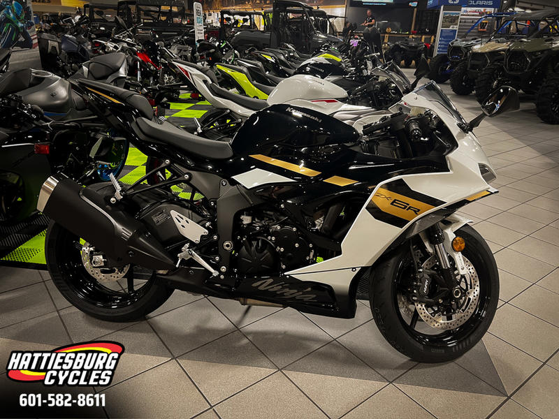 2026 Kawasaki Ninja® ZX™-6R ABS | Hattiesburg Cycles
