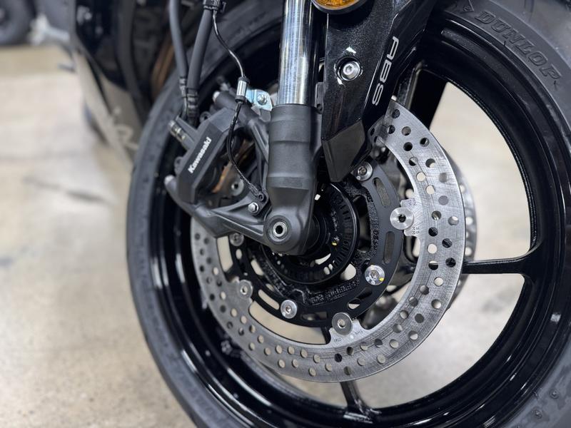 2026 Kawasaki Ninja® ZX™-4R ABS | Karl Malone Powersports