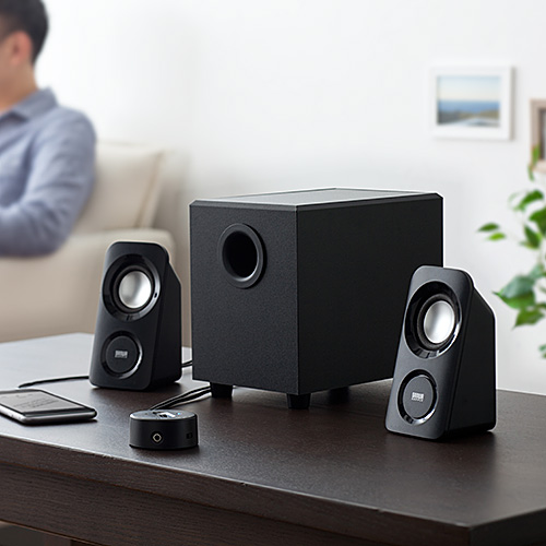 2.1chスピーカー（サブウーファー搭載・最大14W出力・手元