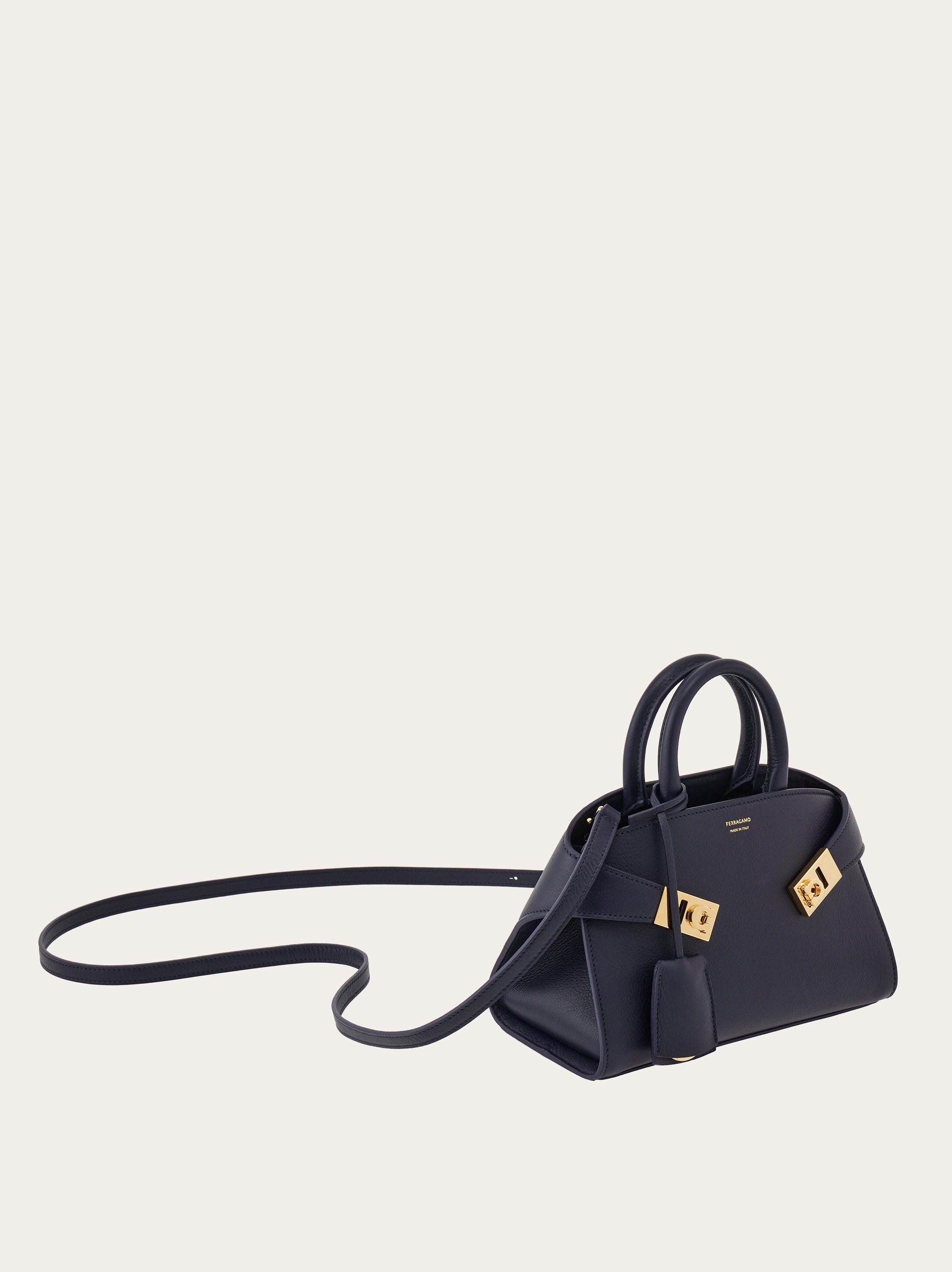 Hug ハンドバッグ (XS) - ウィメンズ | Ferragamo