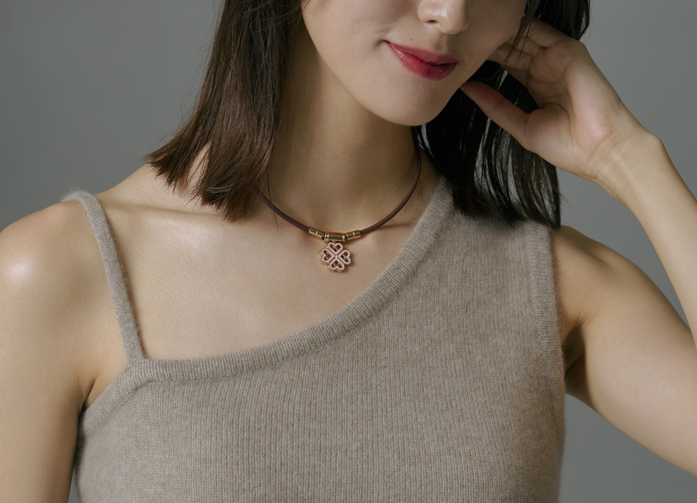 クリスマス限定モデル 医療機器「コラントッテ TAO ネックレス スリム