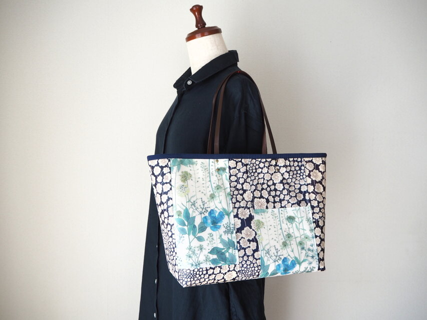 ◇1点限り◇リバティ 夏色ラミネートパッチワーク横長バッグ ブルー系