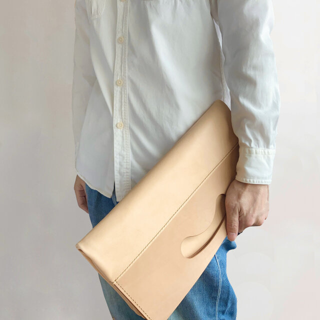 ヌメ革丨クラッチバッグ【nicori/にこり】荷物が増えると機嫌を