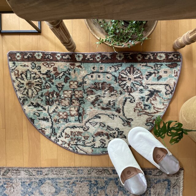 トルコヴィンテージラグ ハーフラウンド 45×75 半月 クリーム