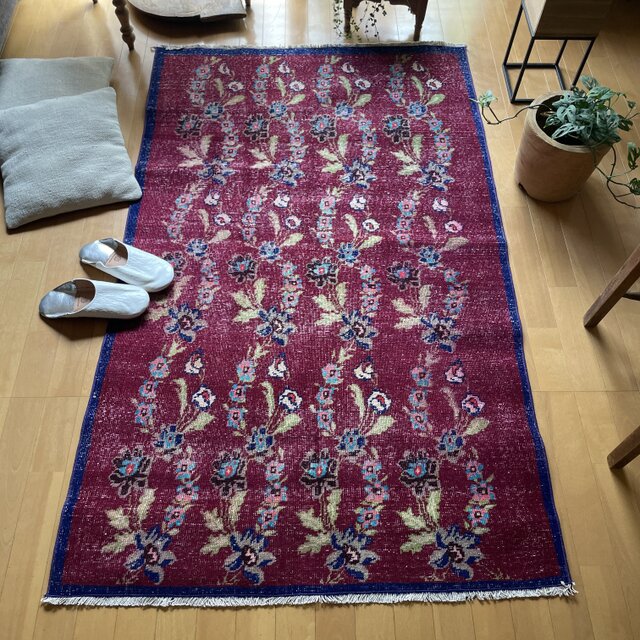 トルコヴィンテージラグ えんじボルドー 大きなボタニカル柄 102×171