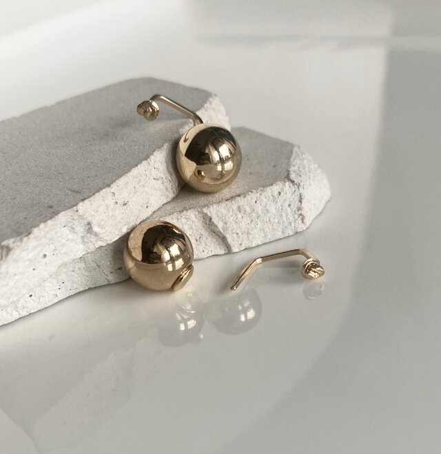 Nuts ピアス 14kgf サージカルステンレス メタルボールキャッチ