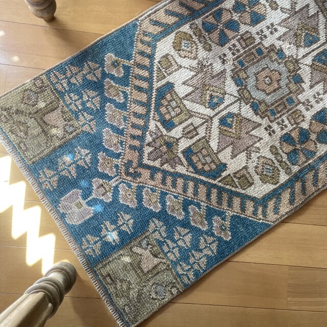 トルコヴィンテージラグ 44.5×92 くすみ艶ブルー ブラウン メダリオン