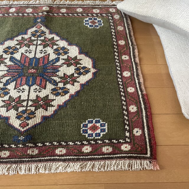 トルコヴィンテージラグ 正方形 110×104 トルコヴィンテージラグ