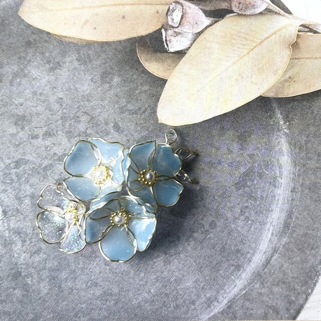 ネモフィラの帯留め・ブローチ（2way | iichi 日々の暮らしを心地よく