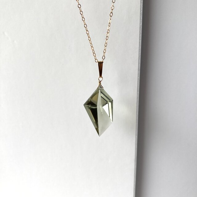 グリーンアメジストのペンダントトップ | iichi 日々の暮らしを
